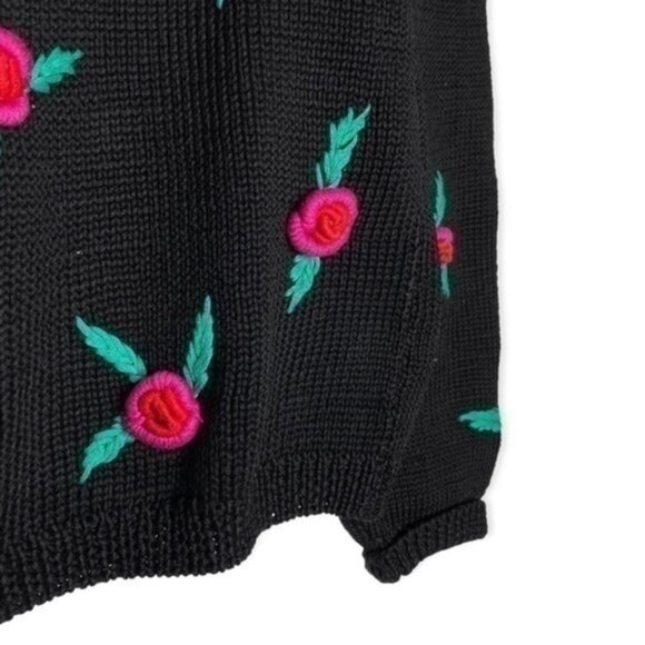 Vintage 80s Roberta Frost hand knit by Woolart black rose knit cardigan - Picture 8 of 10